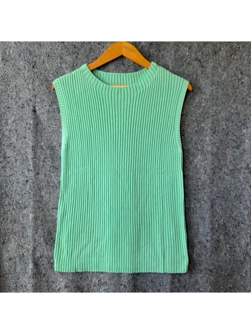 NWOT Large Light Green Ribbed Knit Sleeveless Tank Top Viscose Nylon